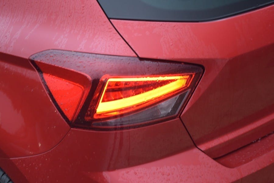 Seat Ibiza 1.0 Tsi Fr 95 GX23YPG Red #6