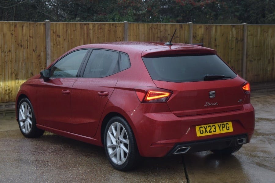 Seat Ibiza 1.0 Tsi Fr 95 GX23YPG Red #4