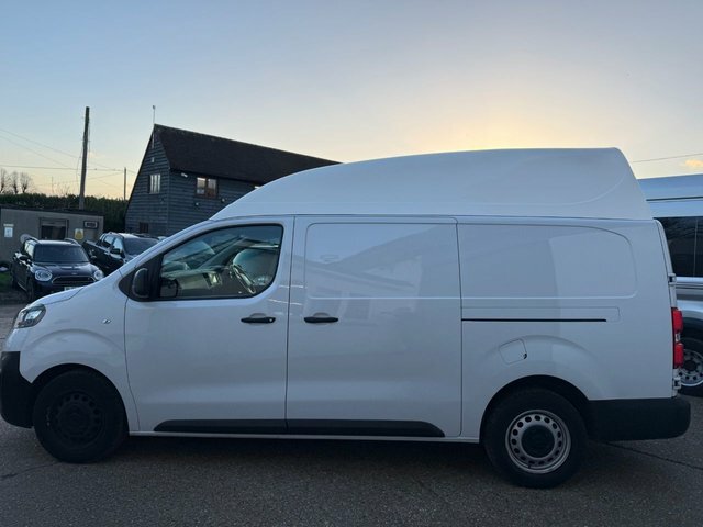 Vauxhall Vivaro Turbo D 2900 Prime White