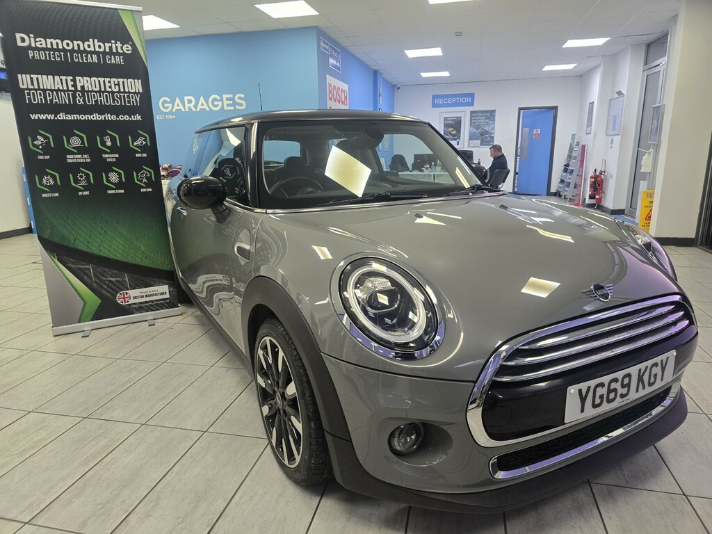 Mini Hatch 1.5L Cooper Exclusive Grey