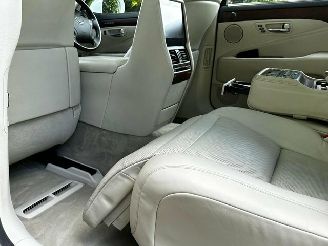 Lexus LS 5.0 600H L 445 Bhp Silver #24