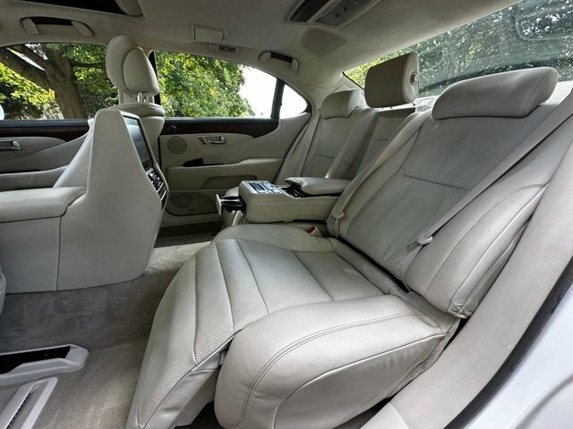 Lexus LS 5.0 600H L 445 Bhp Silver #23