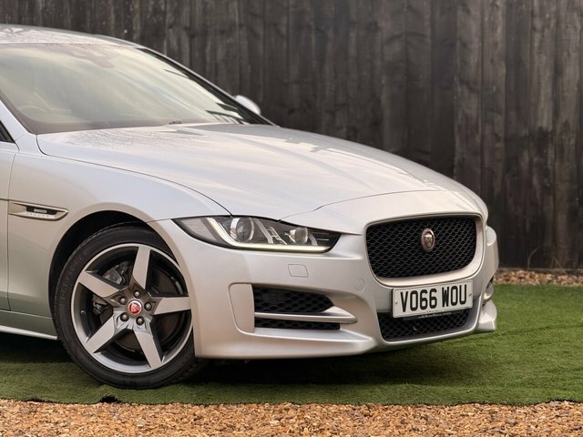 Jaguar XE 2.0 Gtdi R-sport Saloon Euro 6 S VO66WOU Silver #4