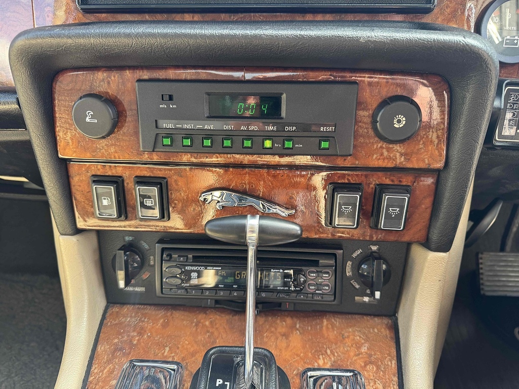 Jaguar XJ Saloon Blue #34