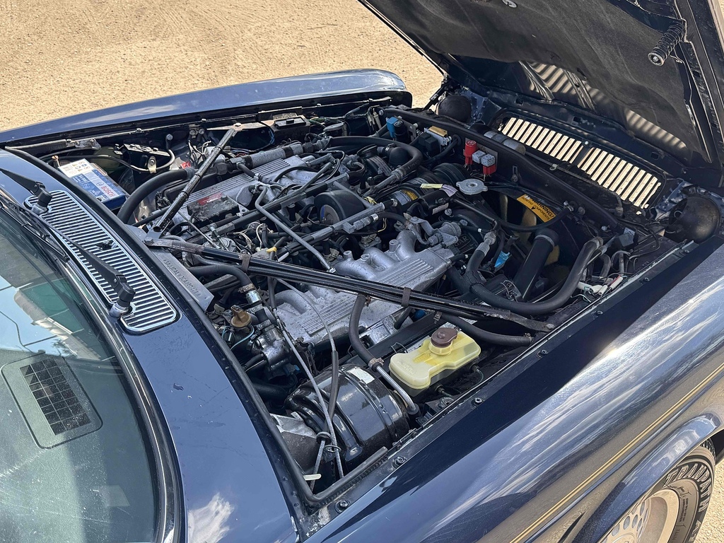 Jaguar XJ Saloon Blue #30