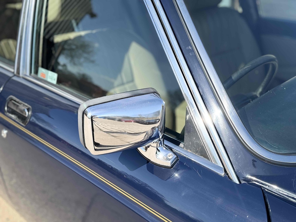 Jaguar XJ Saloon Blue #14