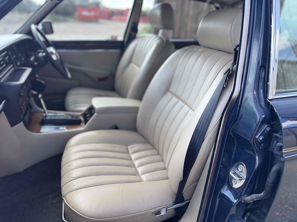 Jaguar XJ Saloon Blue #19