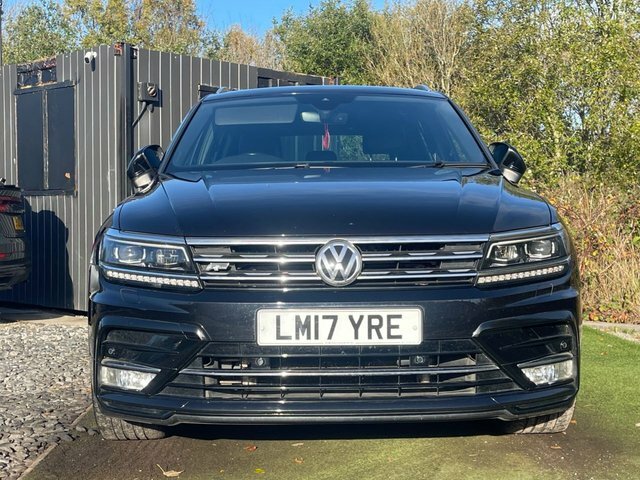 Volkswagen Tiguan 2.0 Tdi Bluemotion Tech R-line Suv Dsg LM17YRE Black #2