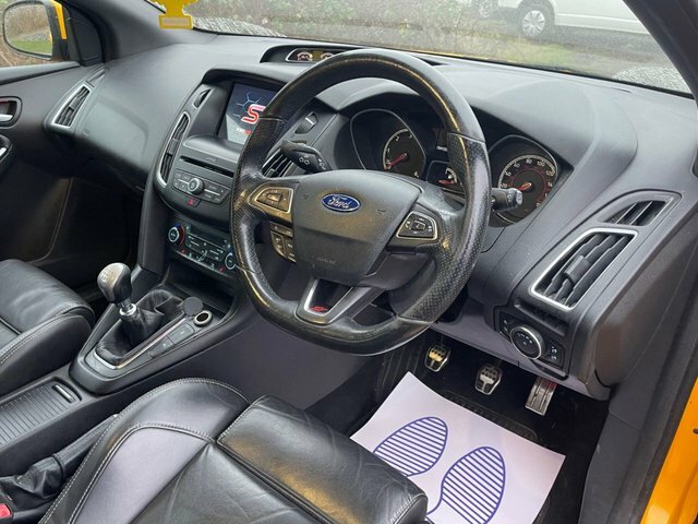 Ford Focus 2.0 Tdci St-3 Estate Euro 6 S S WR17YZT Yellow #4