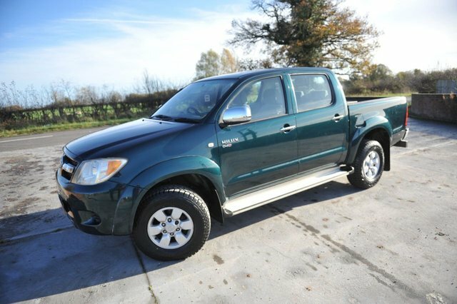 Toyota HILUX Invincible Dc Black #3