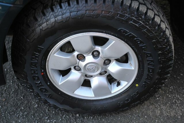 Toyota HILUX Invincible Dc Black #10