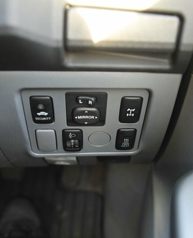 Toyota HILUX Invincible Dc Black #23