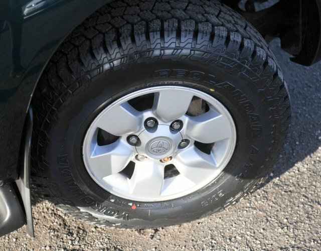 Toyota HILUX Invincible Dc Black #9