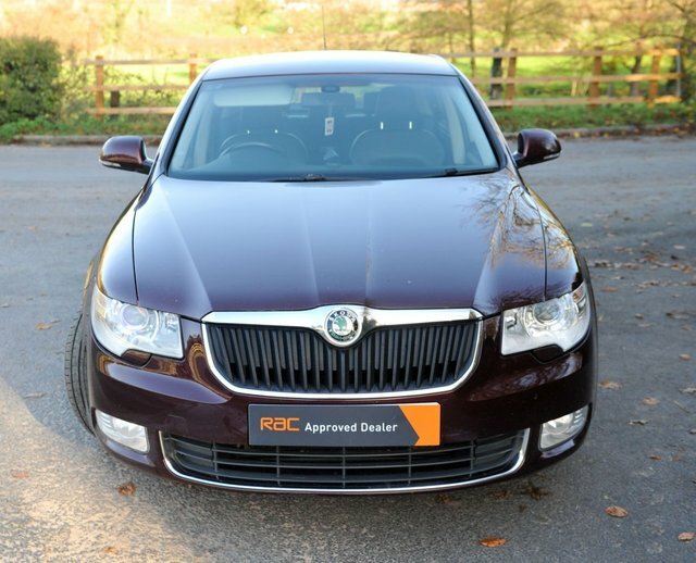 Skoda Superb Hatchback White #2