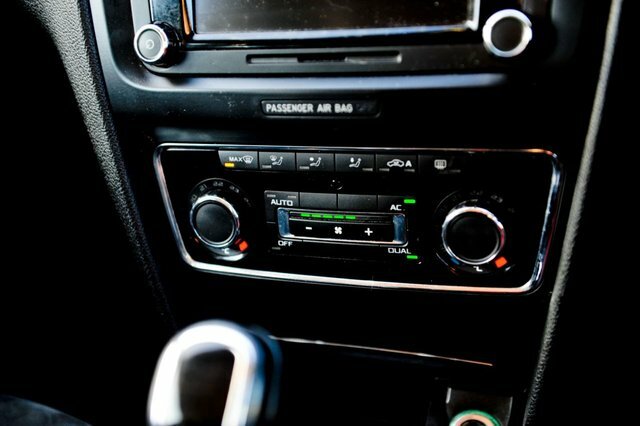 Skoda Superb Hatchback White #15