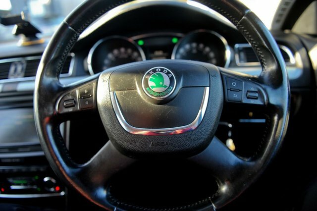 Skoda Superb Hatchback White #11