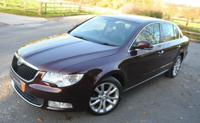 Skoda Superb Hatchback White #3