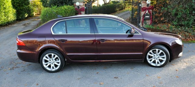 Skoda Superb Hatchback White #7
