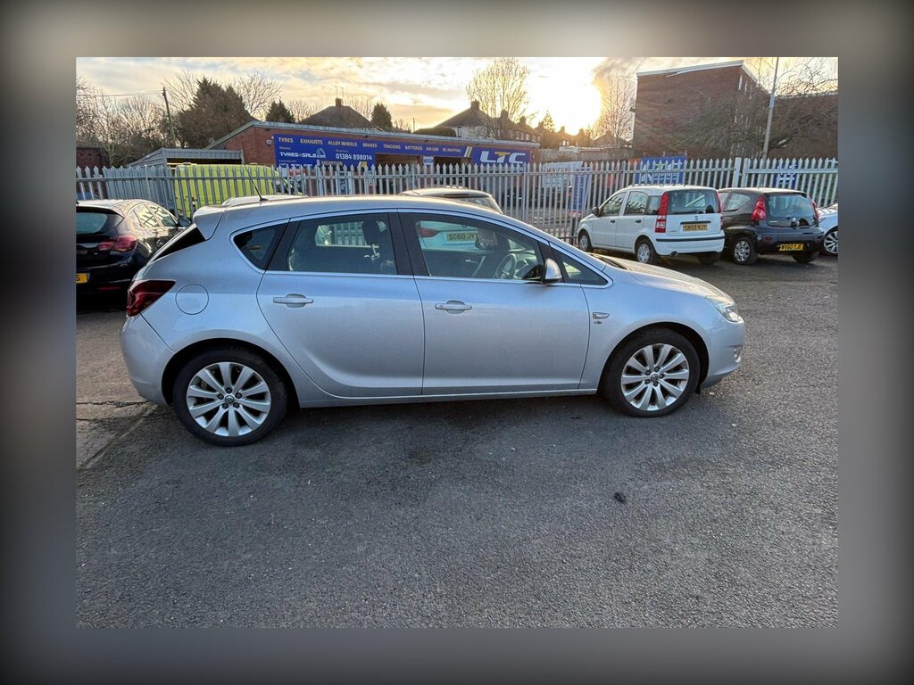 Vauxhall Astra 1.6 16V Elite Hatchback Euro 5 LP11APZ Silver #2