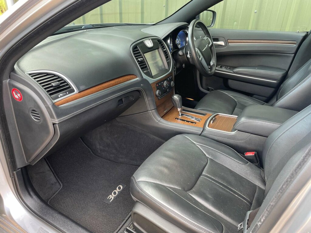 Chrysler 300C Saloon 3.0 300 C 3.0 V6 Crd Executive 201464 Grey #9