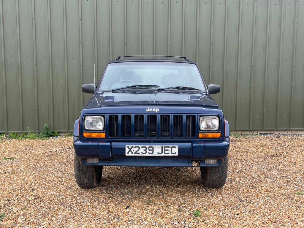 Jeep Cherokee 4.0 Classic 176 Bhp Blue #2