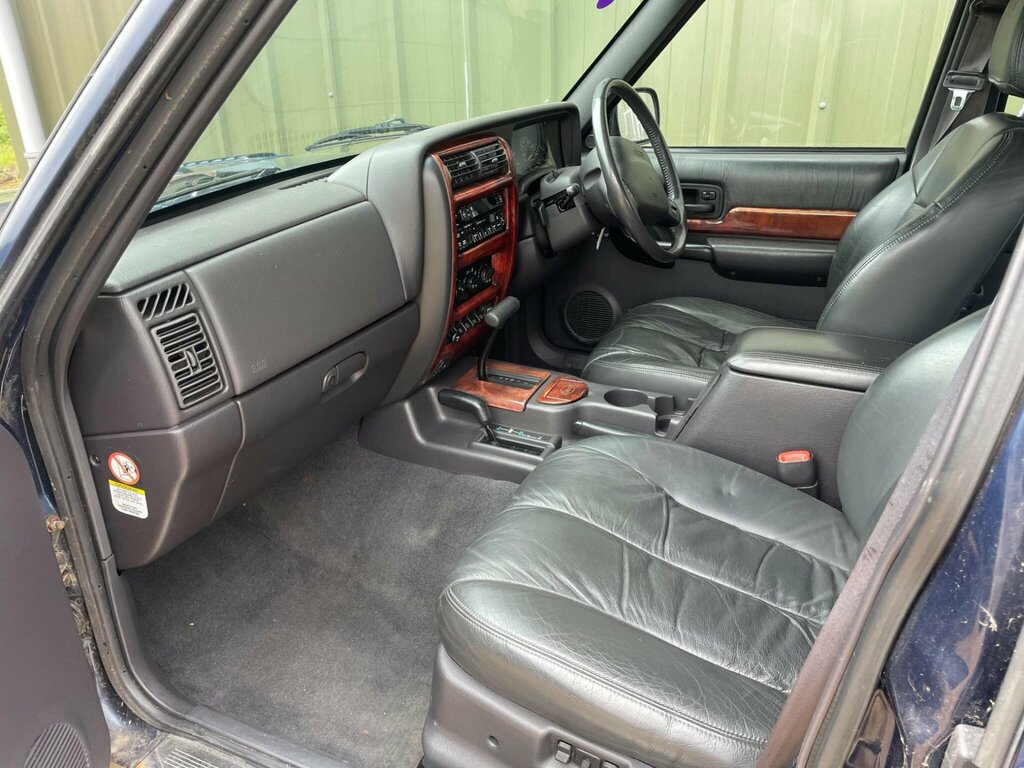 Jeep Cherokee 4.0 Classic 176 Bhp Blue #11
