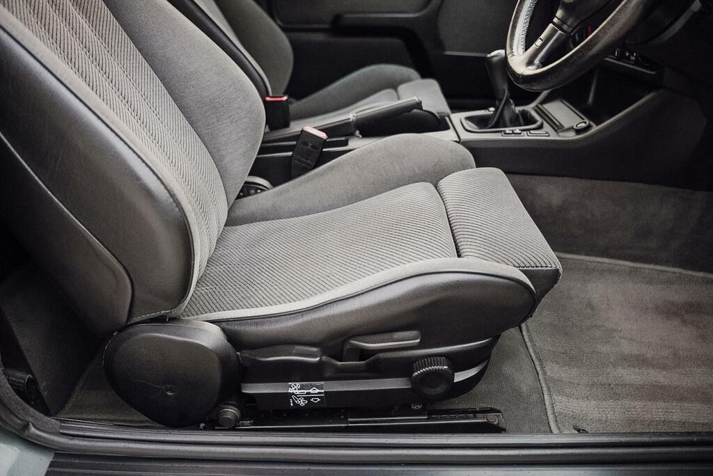 BMW 3 Series 320I E30 Blue #21
