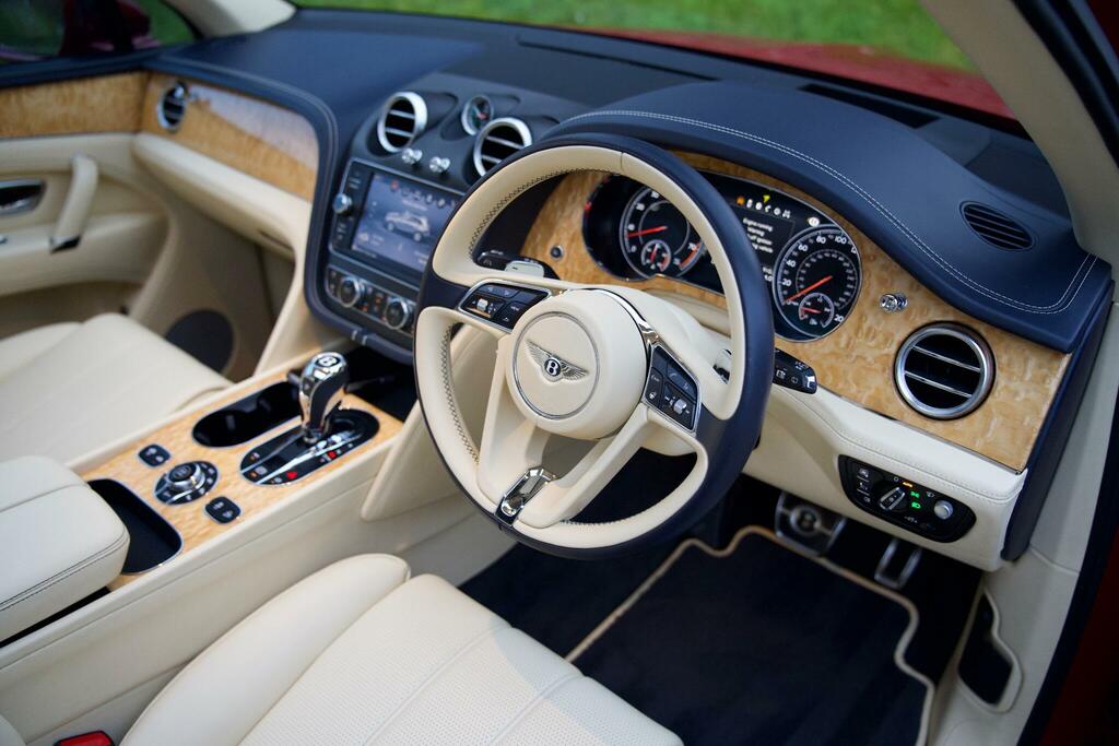 Bentley Bentayga 4.0 V8 4Wd Euro 6 Ss Red