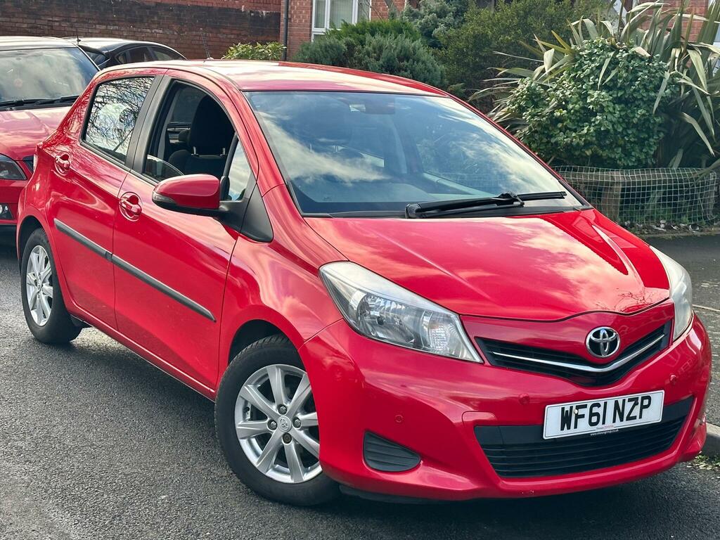 Toyota Yaris 1.33 Dual Vvt-i Tr Euro 5 WF61NZP Red