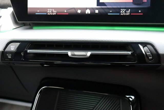 BMW iX2 20 66.5Kwh Shadow Edition Edrive YG75UUB Red #4