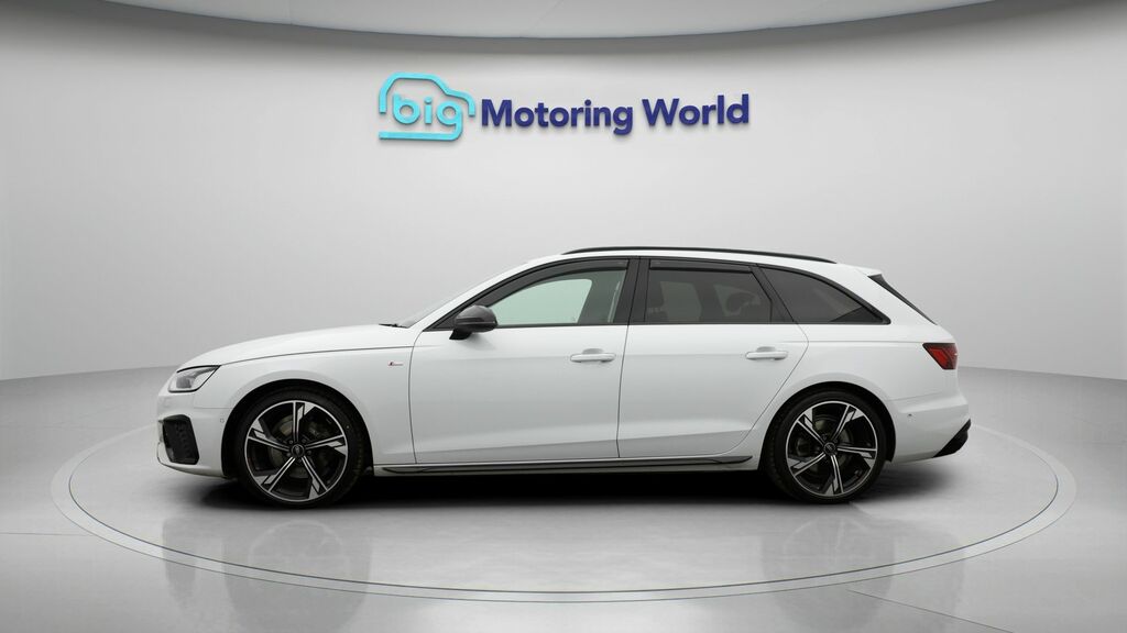 Audi A4 Avant Black Edition White #4