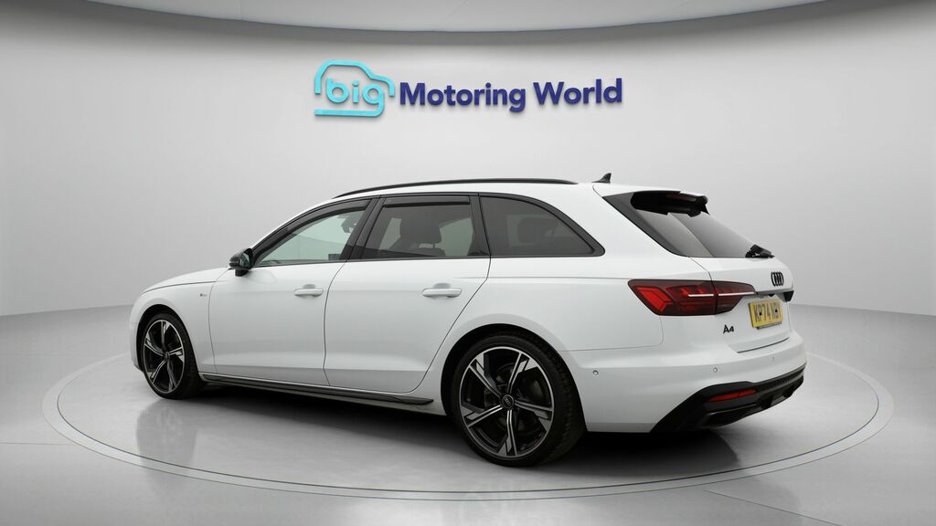 Audi A4 Avant Black Edition White #5