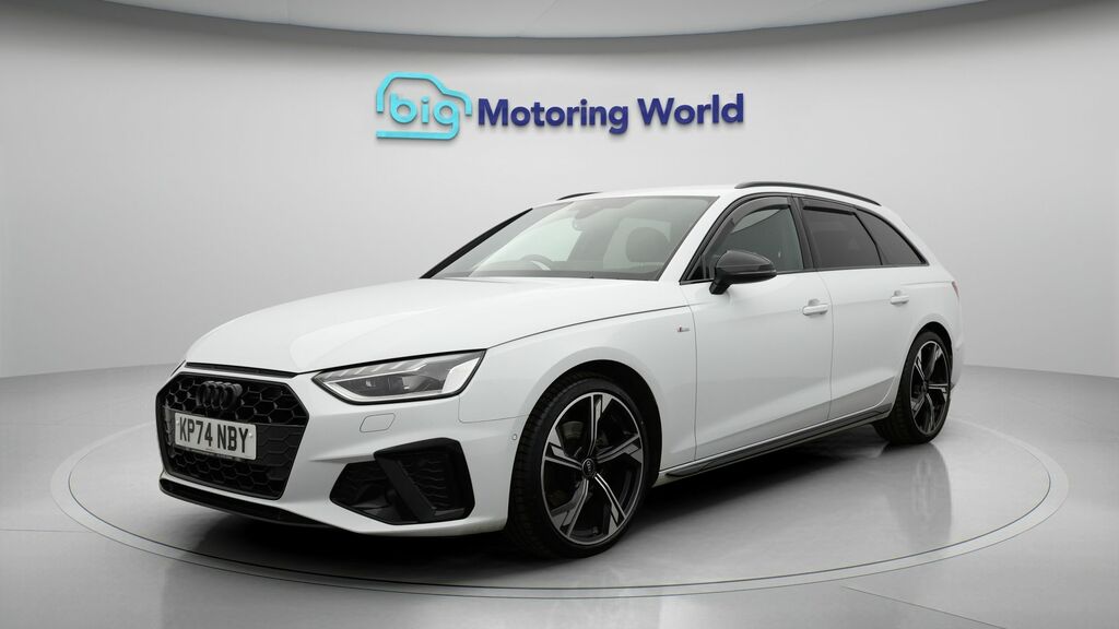 Audi A4 Avant Black Edition White #3