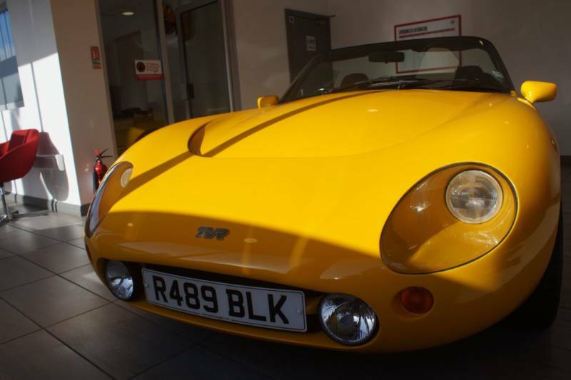 TVR Griffith 5.0 - 1997 R R489BLK Yellow #2