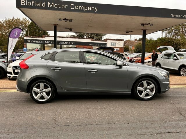 Volvo V40 2.0 D3 R-design Nav Plus Hatchback Manu BX68UNE Grey #4