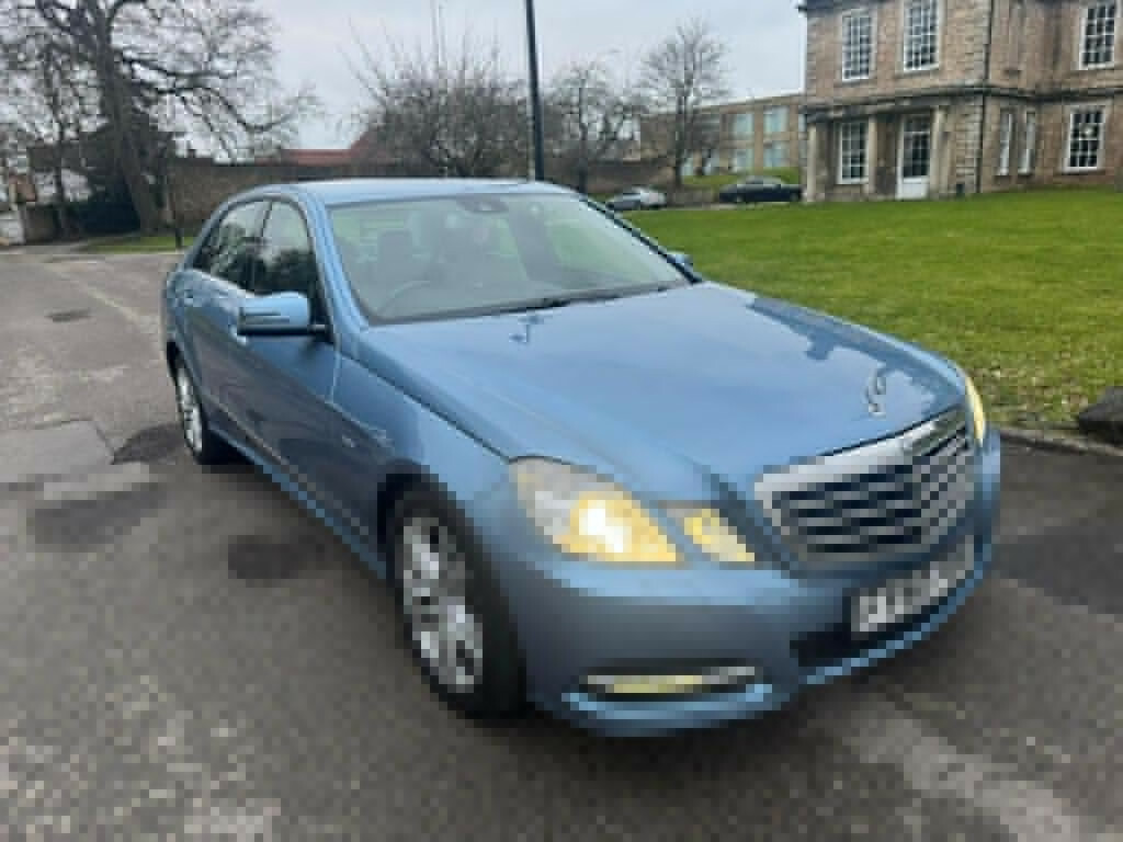 Mercedes-Benz E Class Saloon 2.1 E220 Cdi Blueefficiency Avantgarde 201 FY60FEM Blue #2
