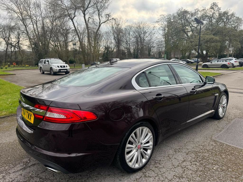 Jaguar XF Saloon 3.0 D V6 Portfolio 2014 PN14TWX Red #5