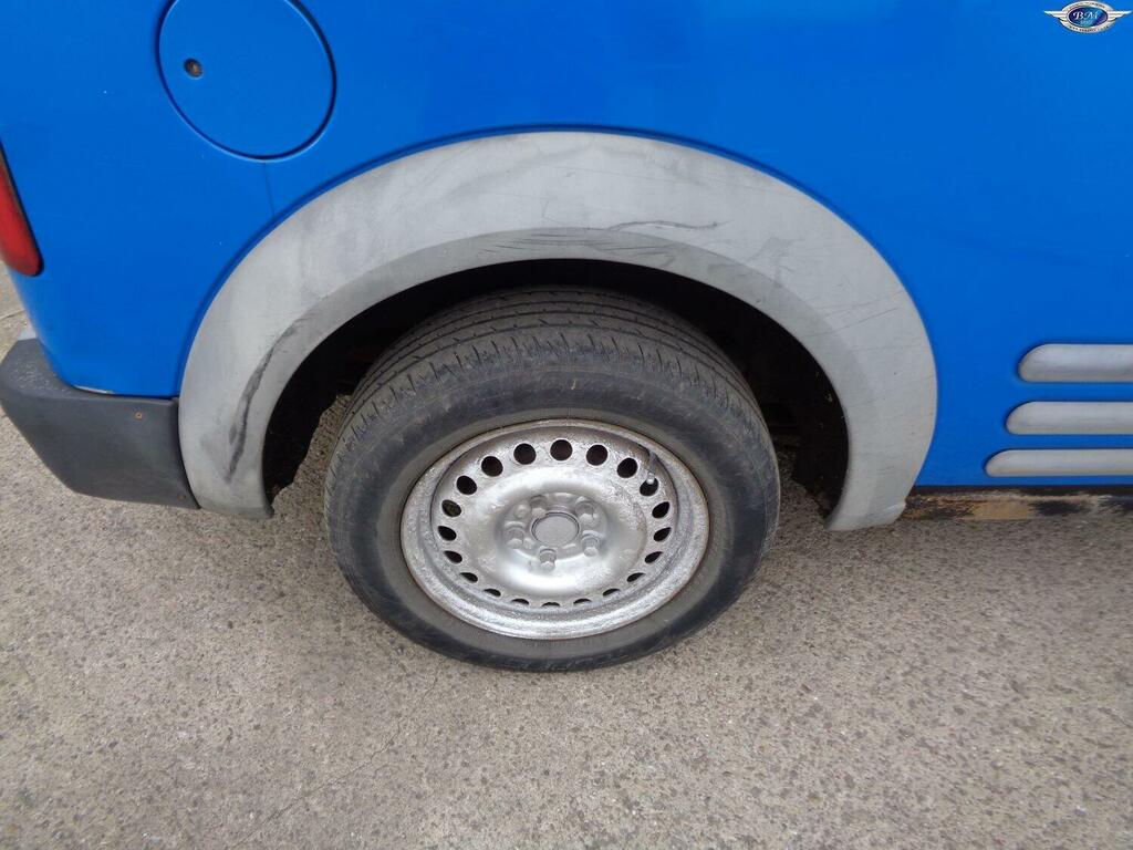 Ford Transit Connect 1.8L L White #15