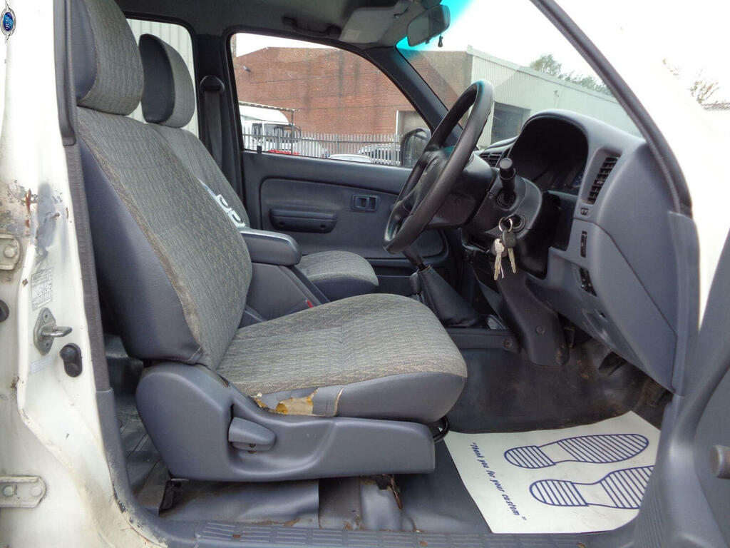 Toyota HILUX 2.5 250 Ex Green #14