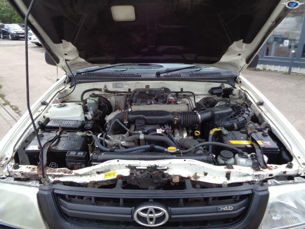 Toyota HILUX 2.5 250 Ex Green #18