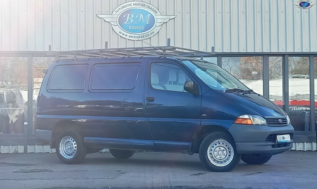 Toyota HiAce Panel Van 2.5 D-4d 280 200656  #1