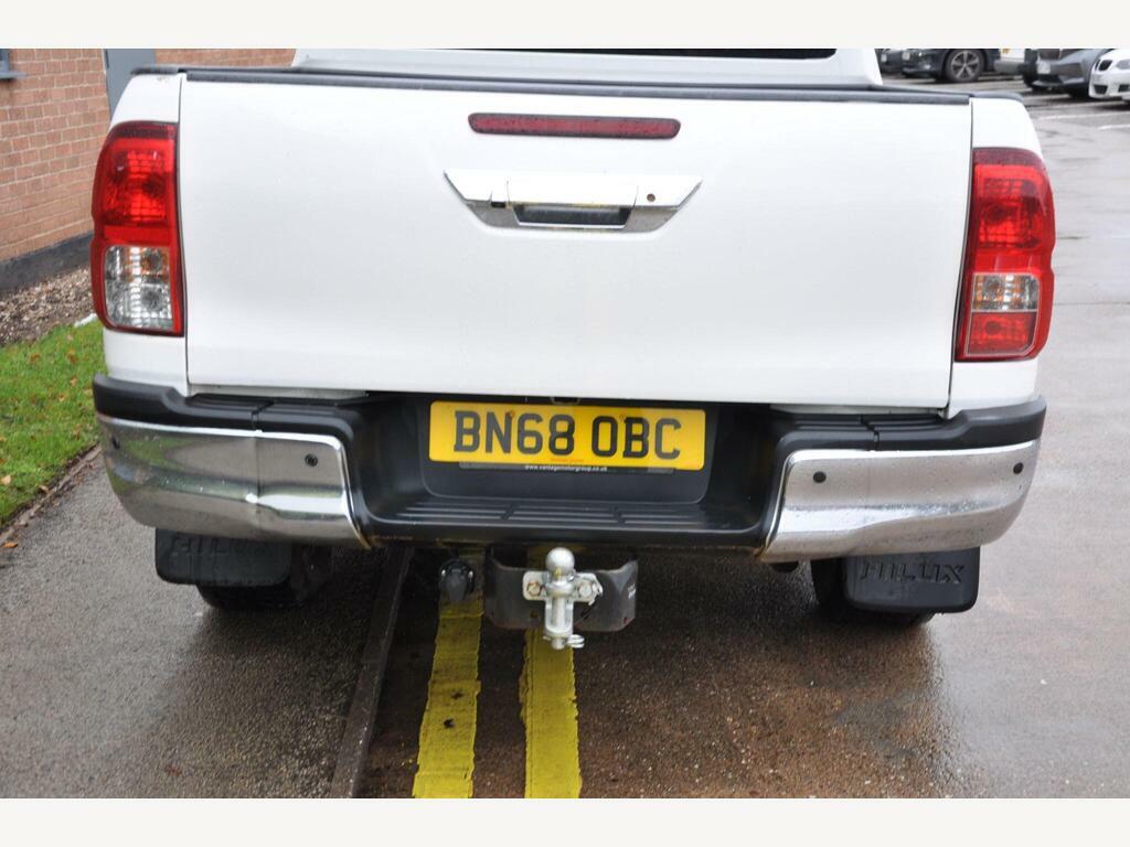 Toyota HILUX 2.4 D-4d Invincible 4Wd Euro 6 S S White #4