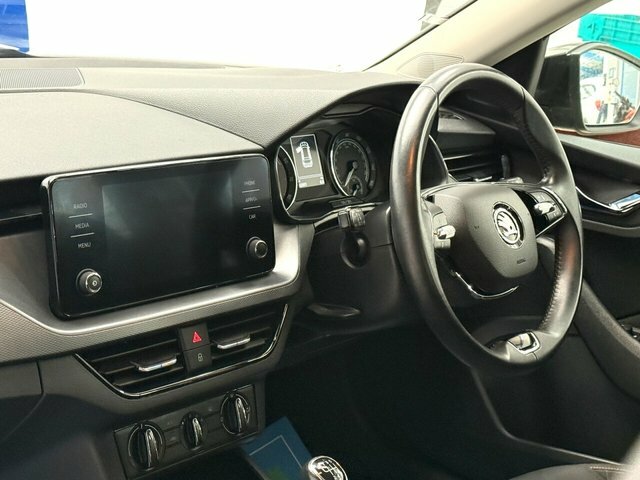 Skoda Kamiq Tsi Se Suv CP71HBH Black #4