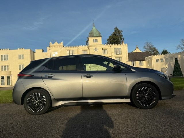 Nissan Leaf 39Kwh Tekna Hatchback 150 Ps RV72TSZ Grey #3