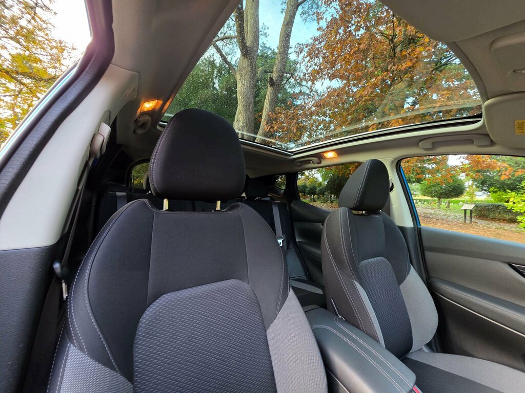 Nissan Qashqai+2 Hatchback Blue #15