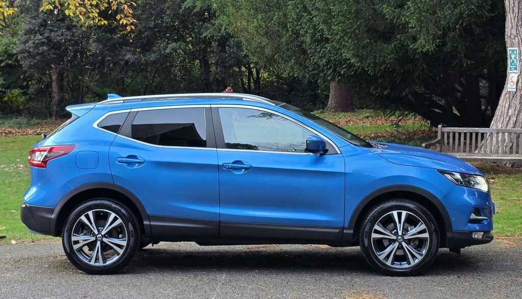 Nissan Qashqai+2 Hatchback Blue #40