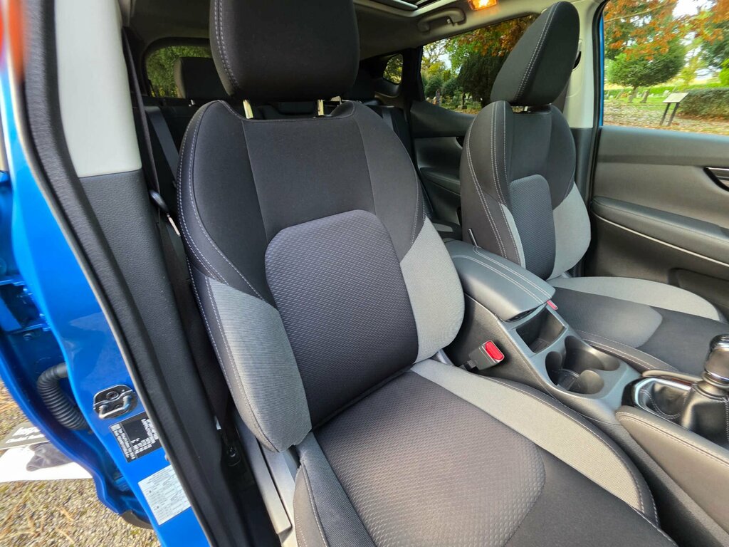 Nissan Qashqai+2 Hatchback Blue #29