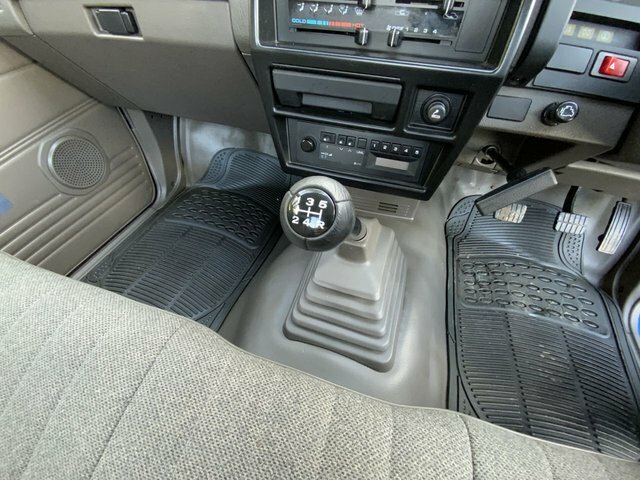 Nissan Pickup J525LDF Blue