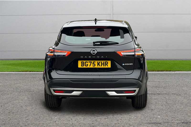 Nissan Qashqai 1.5 E-power Acenta Premium Black #4