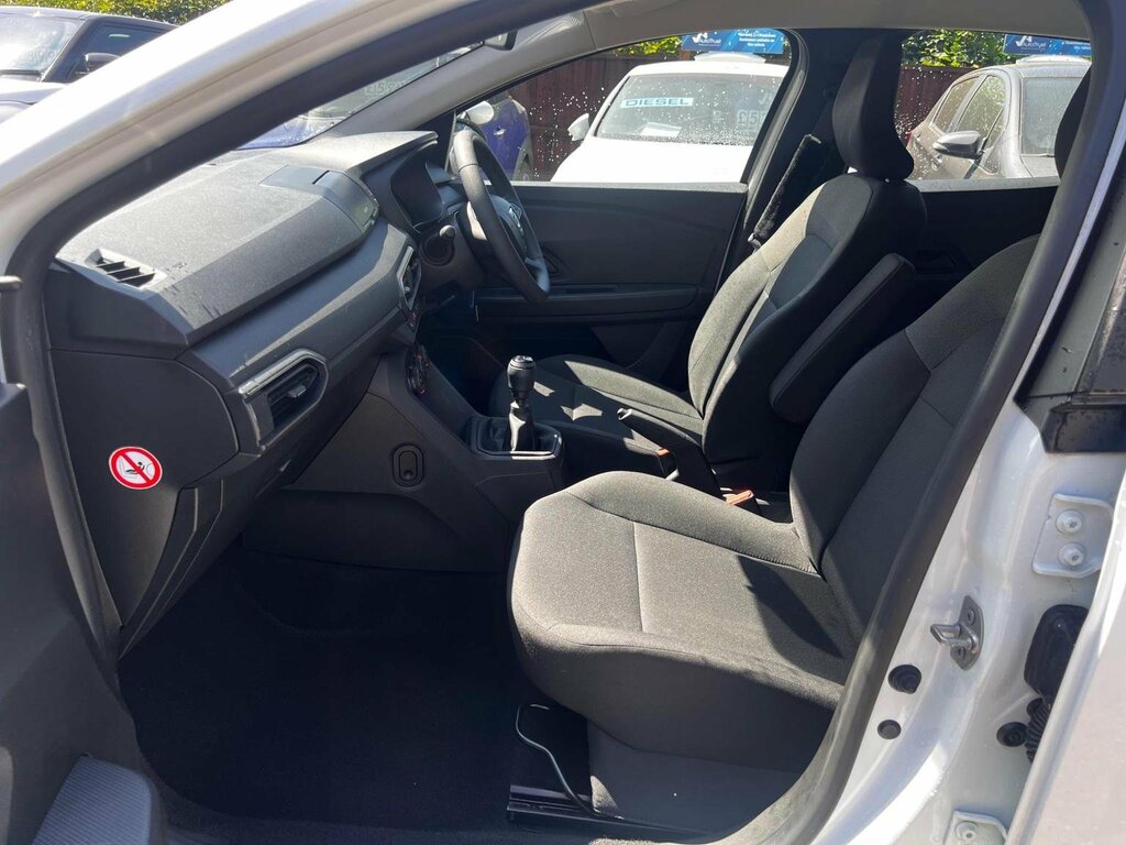 Dacia Sandero Hatchback 1.0 Tce Essential Euro 6 Ss 2021 VN71YXT White #3